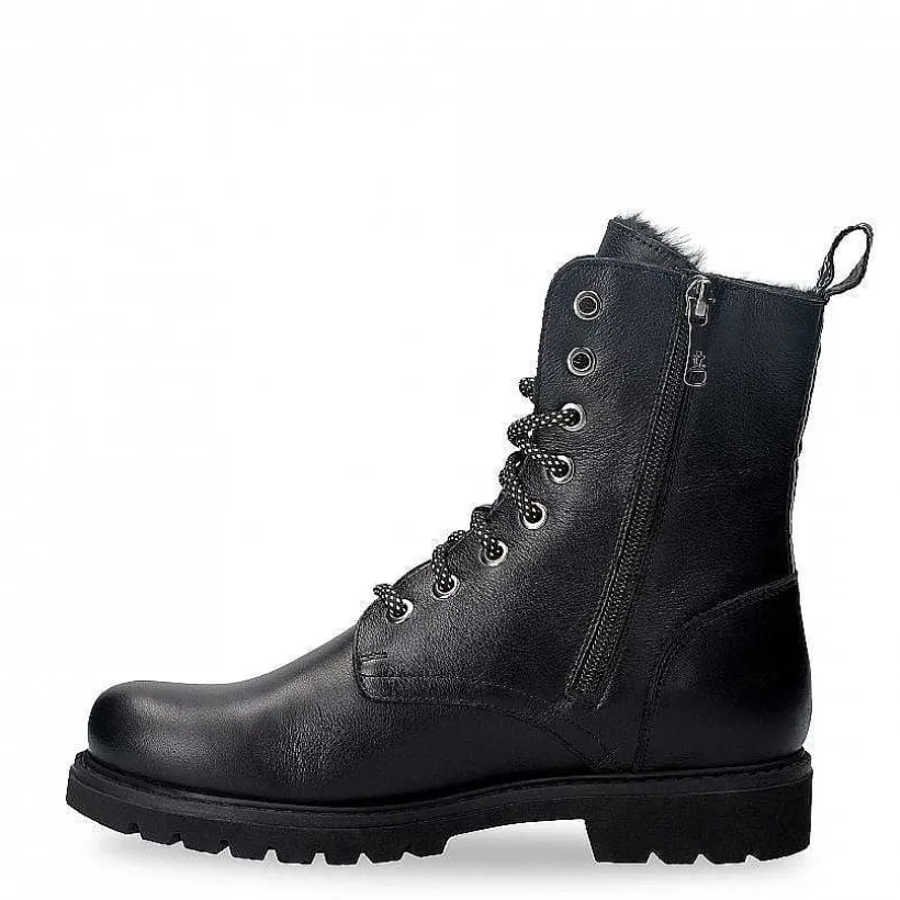 Vrouw Panama Jack Frisia