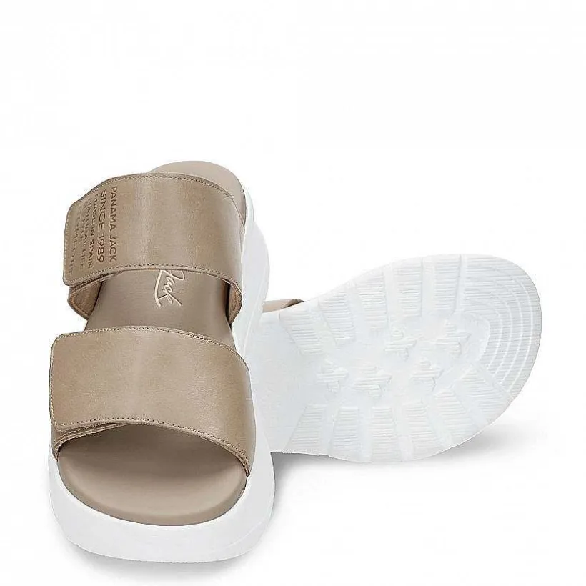 Vrouw Panama Jack Nila