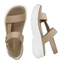 Vrouw Panama Jack Noor