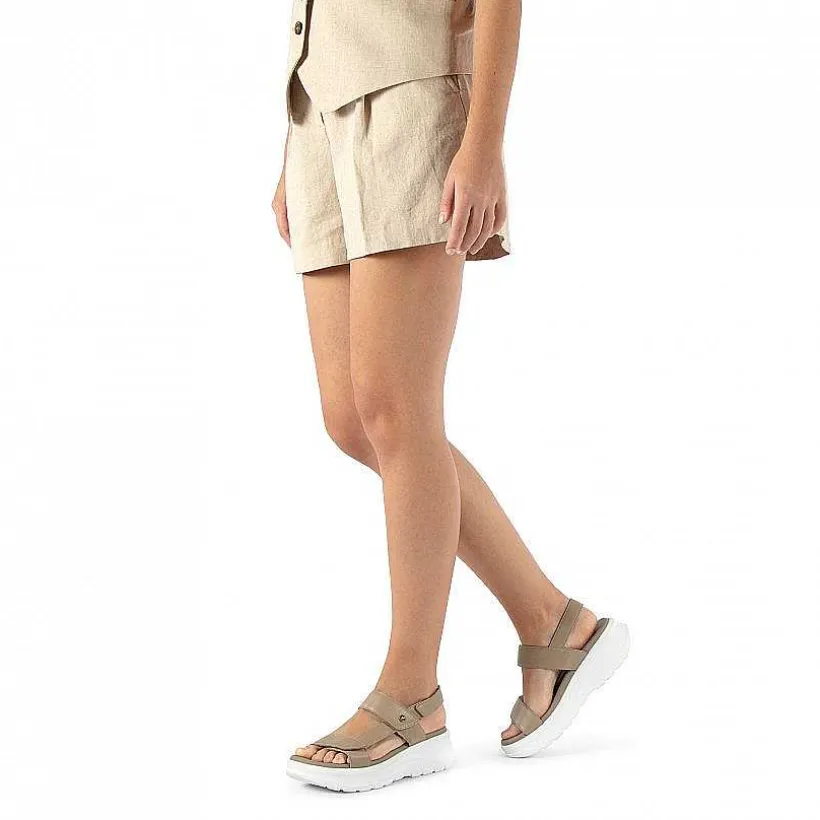 Vrouw Panama Jack Noor
