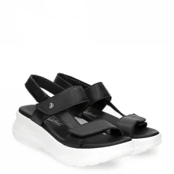 Vrouw Panama Jack Noor