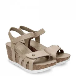Vrouw Panama Jack Romy