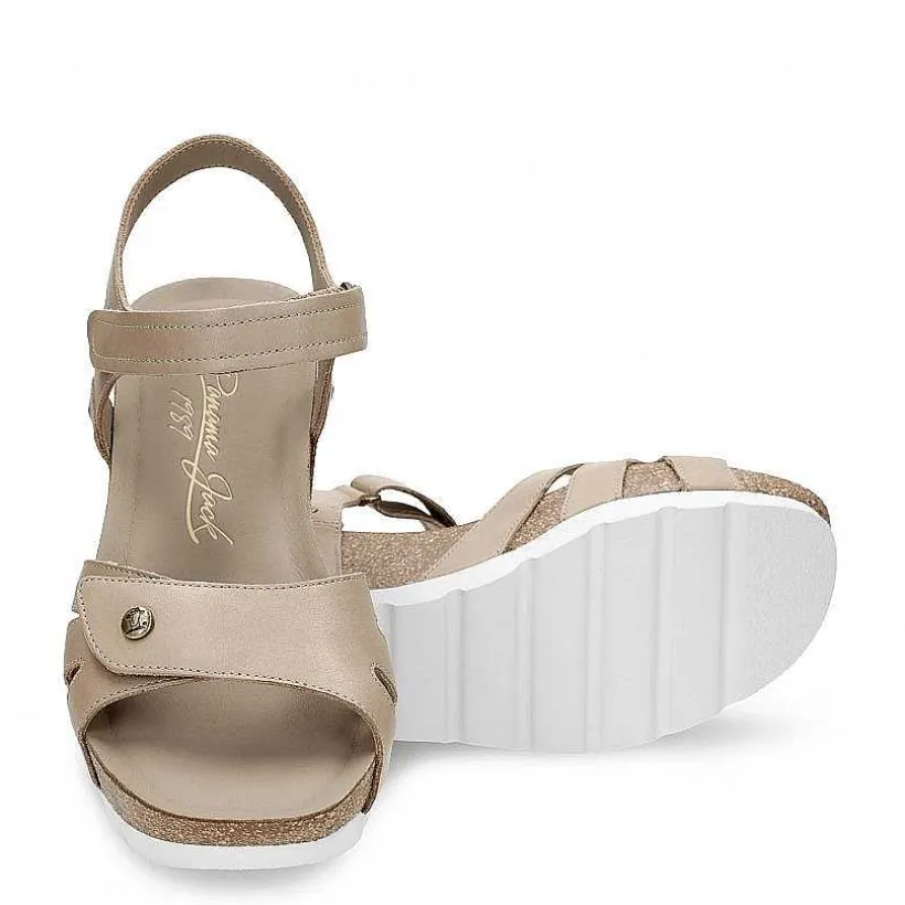 Vrouw Panama Jack Romy
